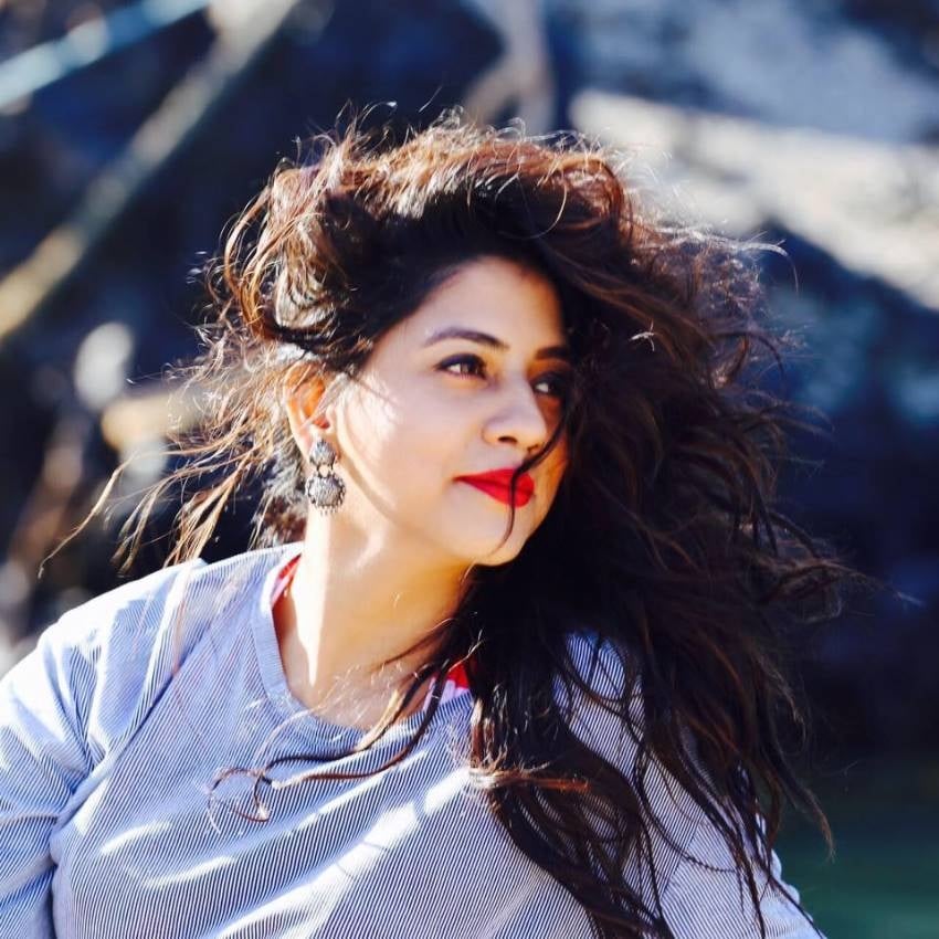 Hot Unseen Photos Of Karuna Gogra