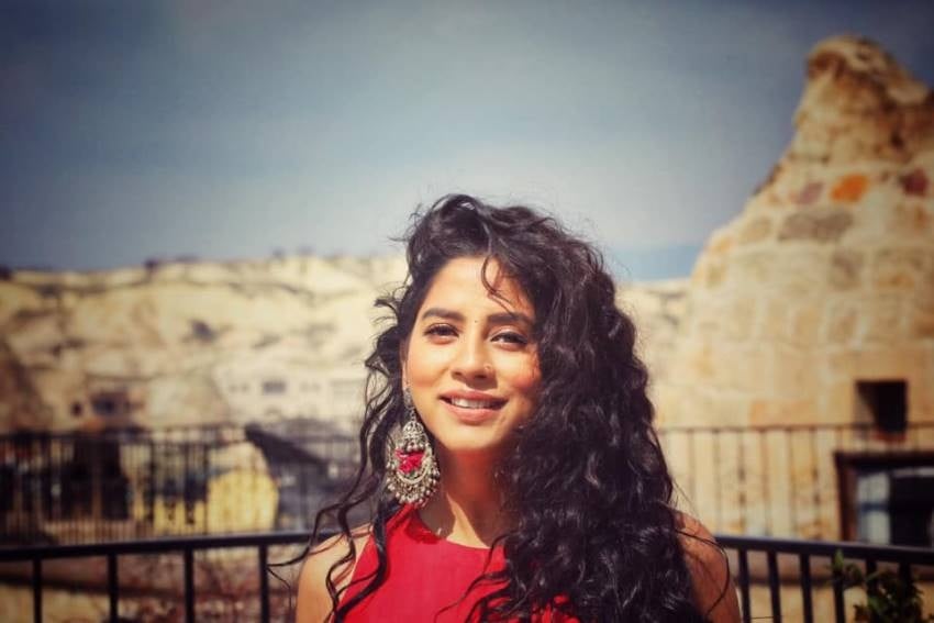Hot Unseen Photos Of Karuna Gogra