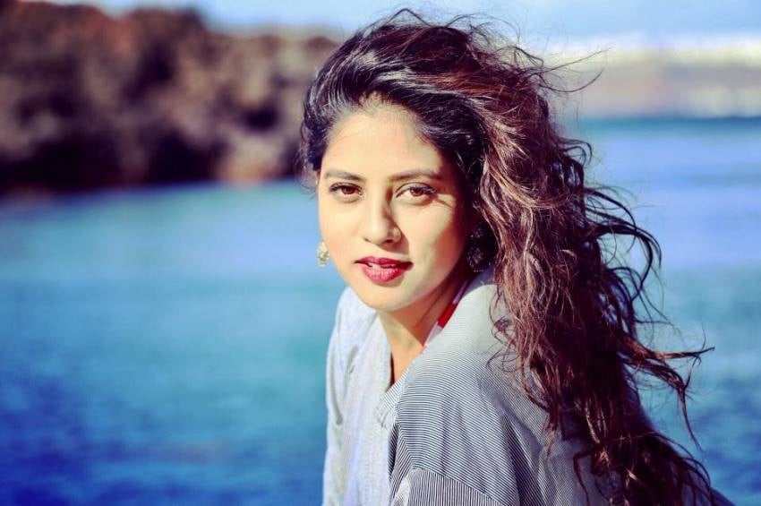 Hot Unseen Photos Of Karuna Gogra
