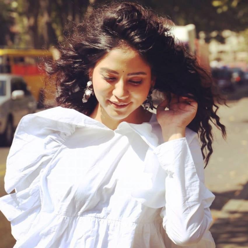 Hot Unseen Photos Of Karuna Gogra