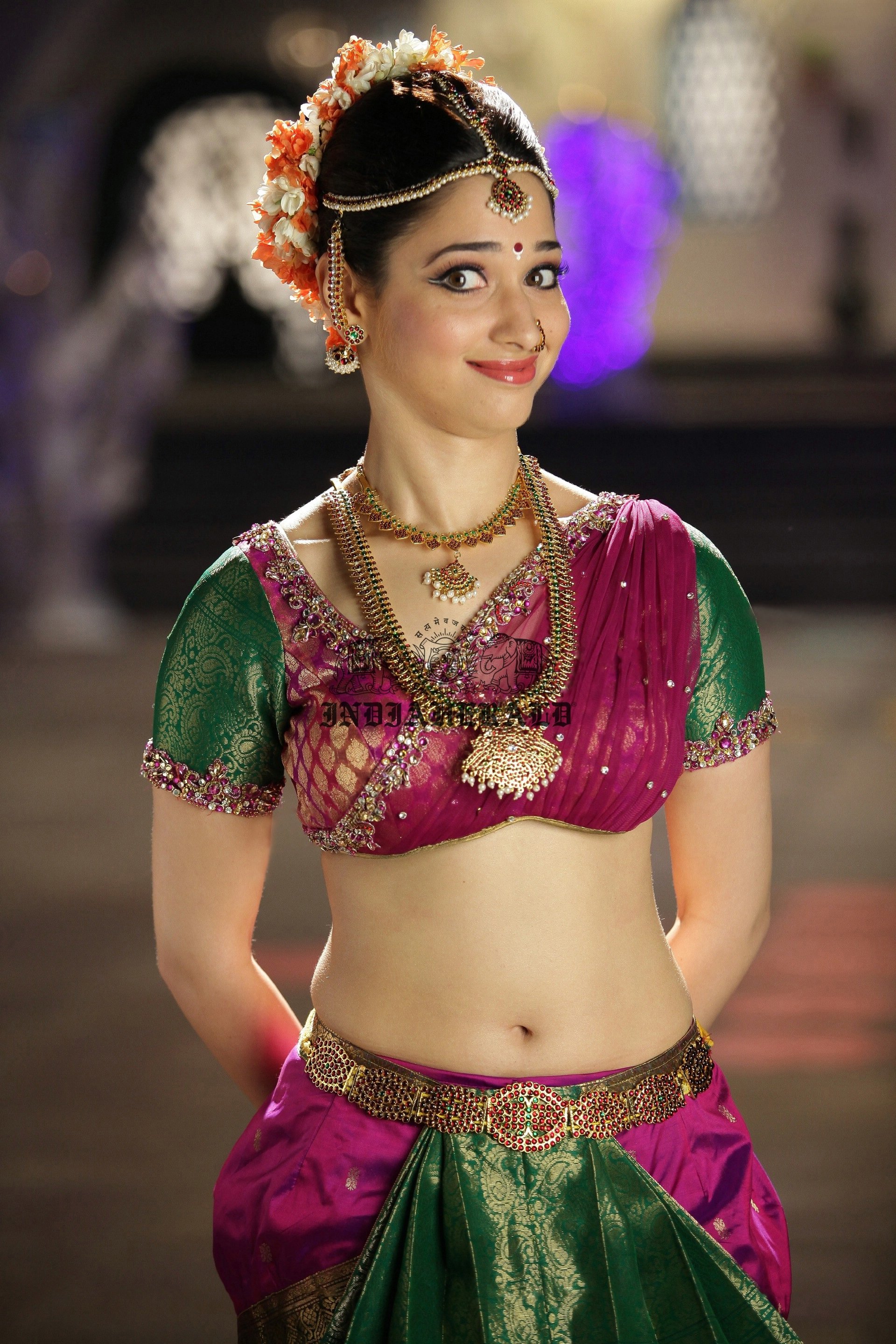 Hottest High Clarity Photos of Tamanna in Saree exposing her navel and midriff Set 1