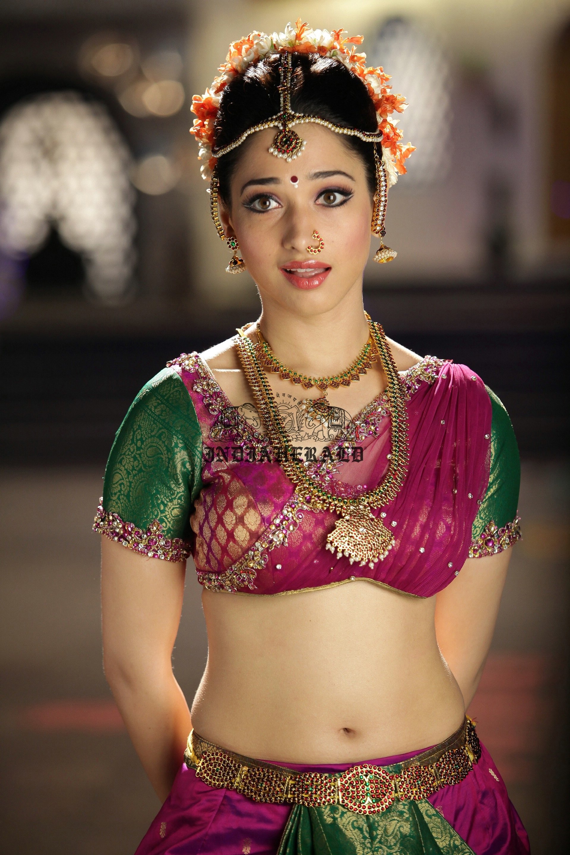 Hottest High Clarity Photos of Tamanna in Saree exposing her navel and midriff Set 1