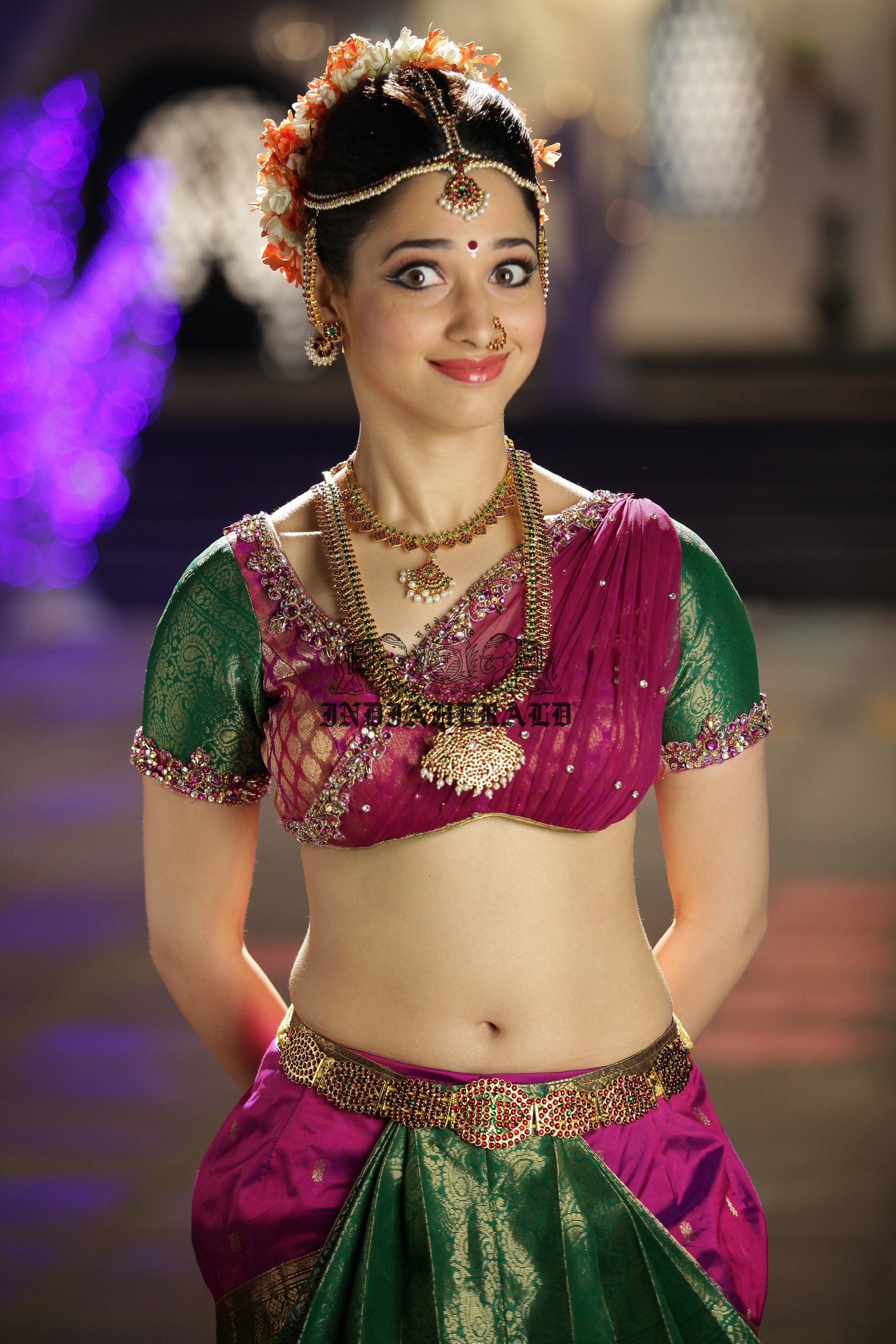 Hottest High Clarity Photos of Tamanna in Saree exposing her navel and midriff Set 1