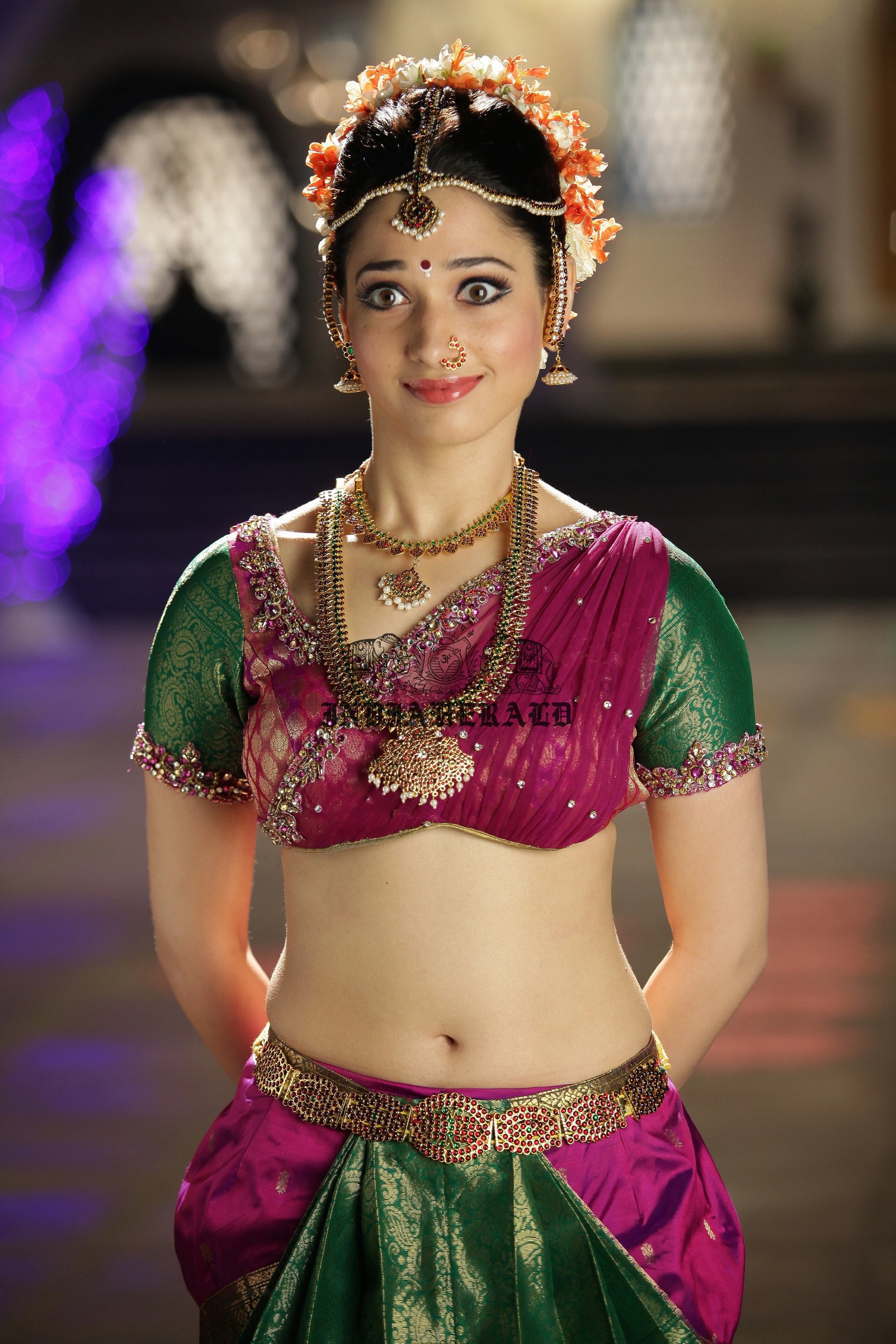 Hottest High Clarity Photos of Tamanna in Saree exposing her navel and midriff Set 1