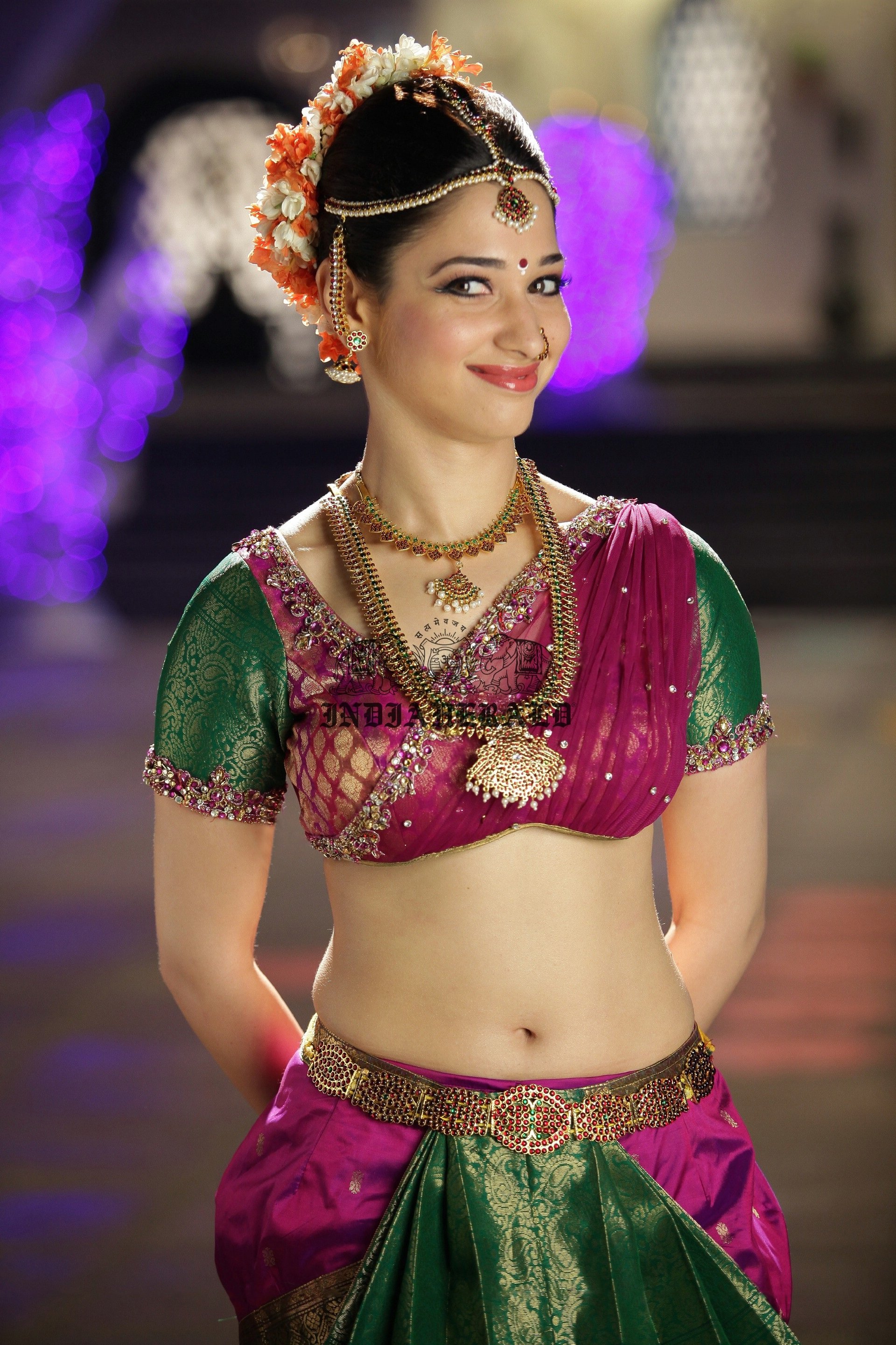 Hottest High Clarity Photos of Tamanna in Saree exposing her navel and midriff Set 2