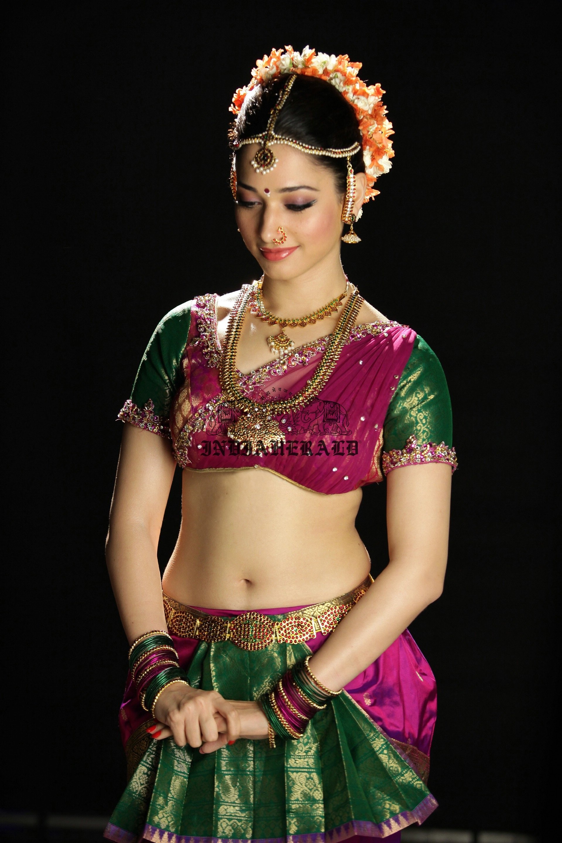 Hottest High Clarity Photos of Tamanna in Saree exposing her navel and midriff Set 2