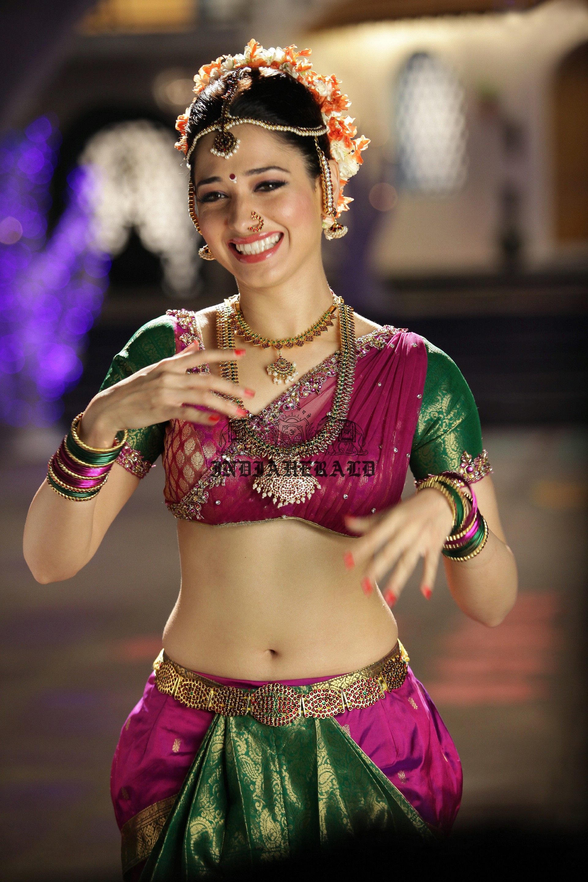 Hottest High Clarity Photos of Tamanna in Saree exposing her navel and midriff Set 2