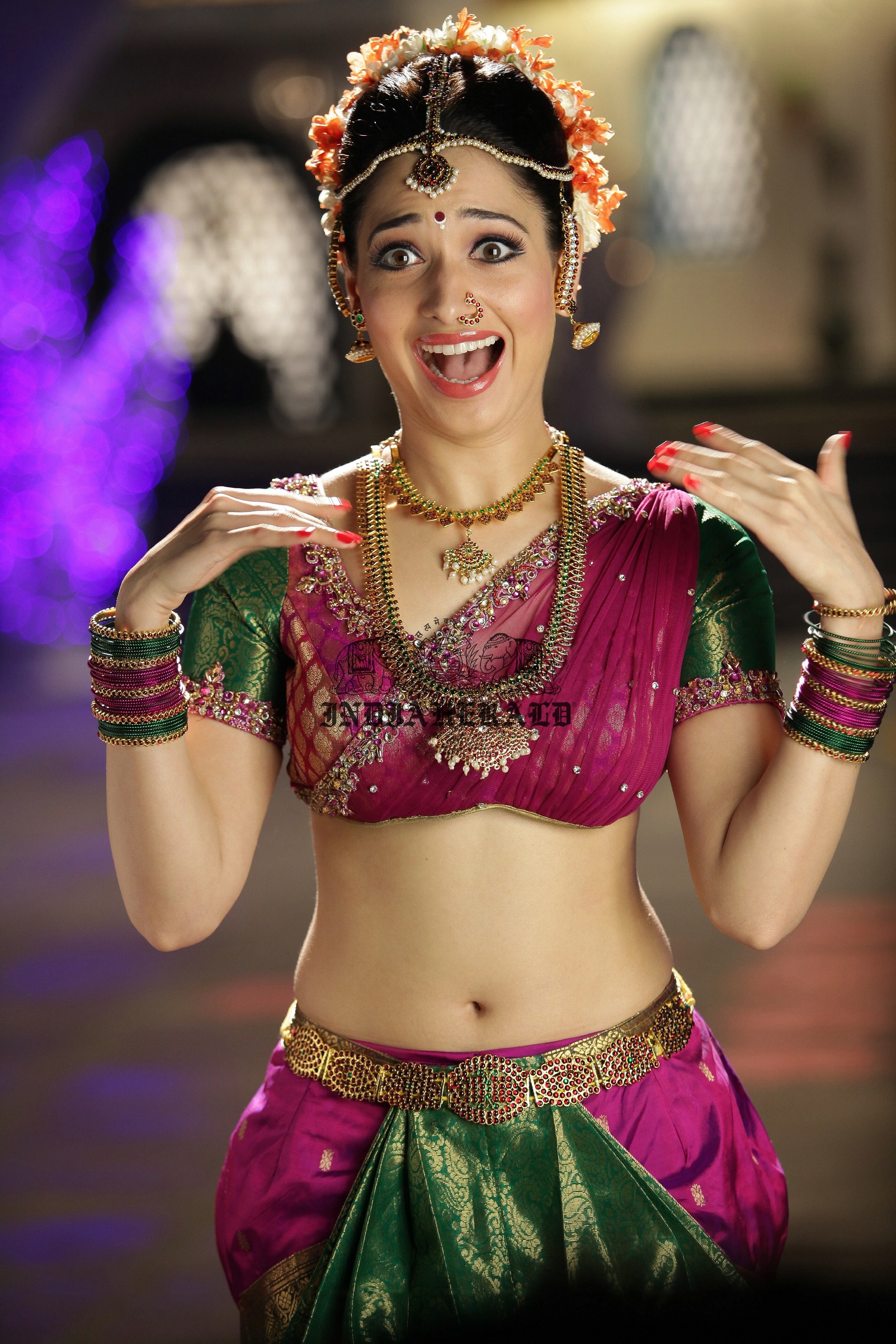 Hottest High Clarity Photos of Tamanna in Saree exposing her navel and midriff Set 2