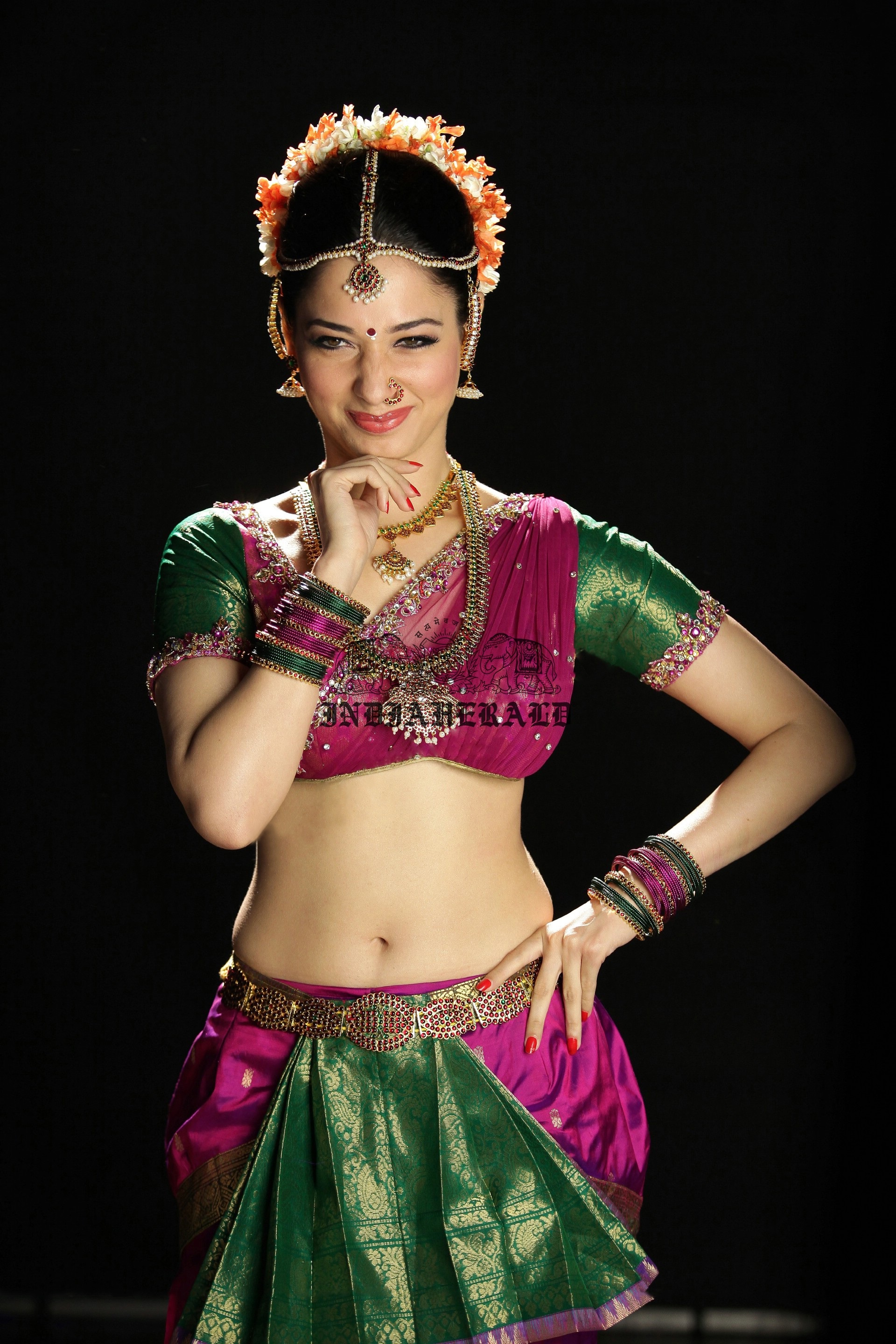 Hottest High Clarity Photos of Tamanna in Saree exposing her navel and midriff Set 3