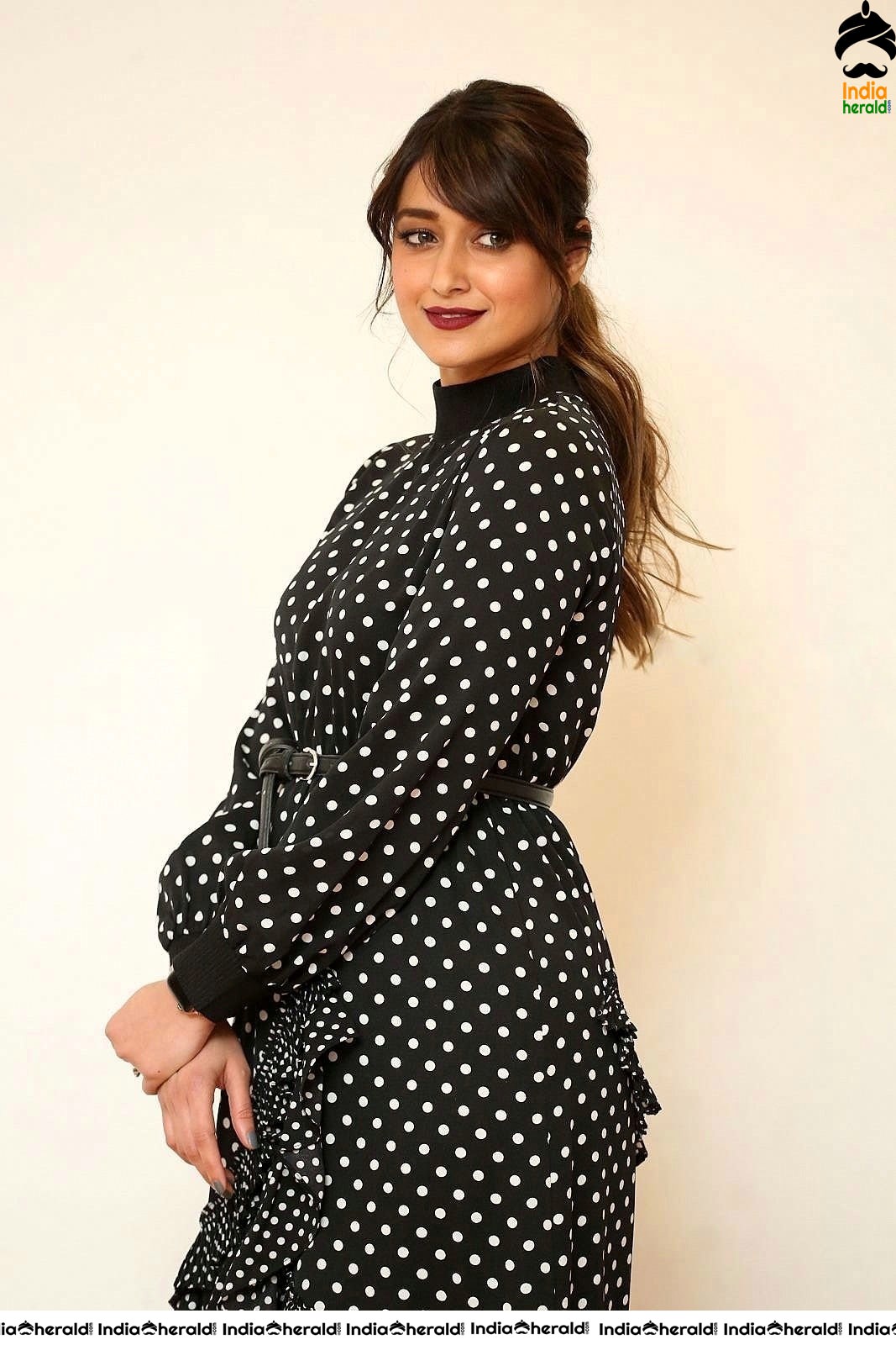 Ileana D Cruz Latest Sizzling Photos Set 1