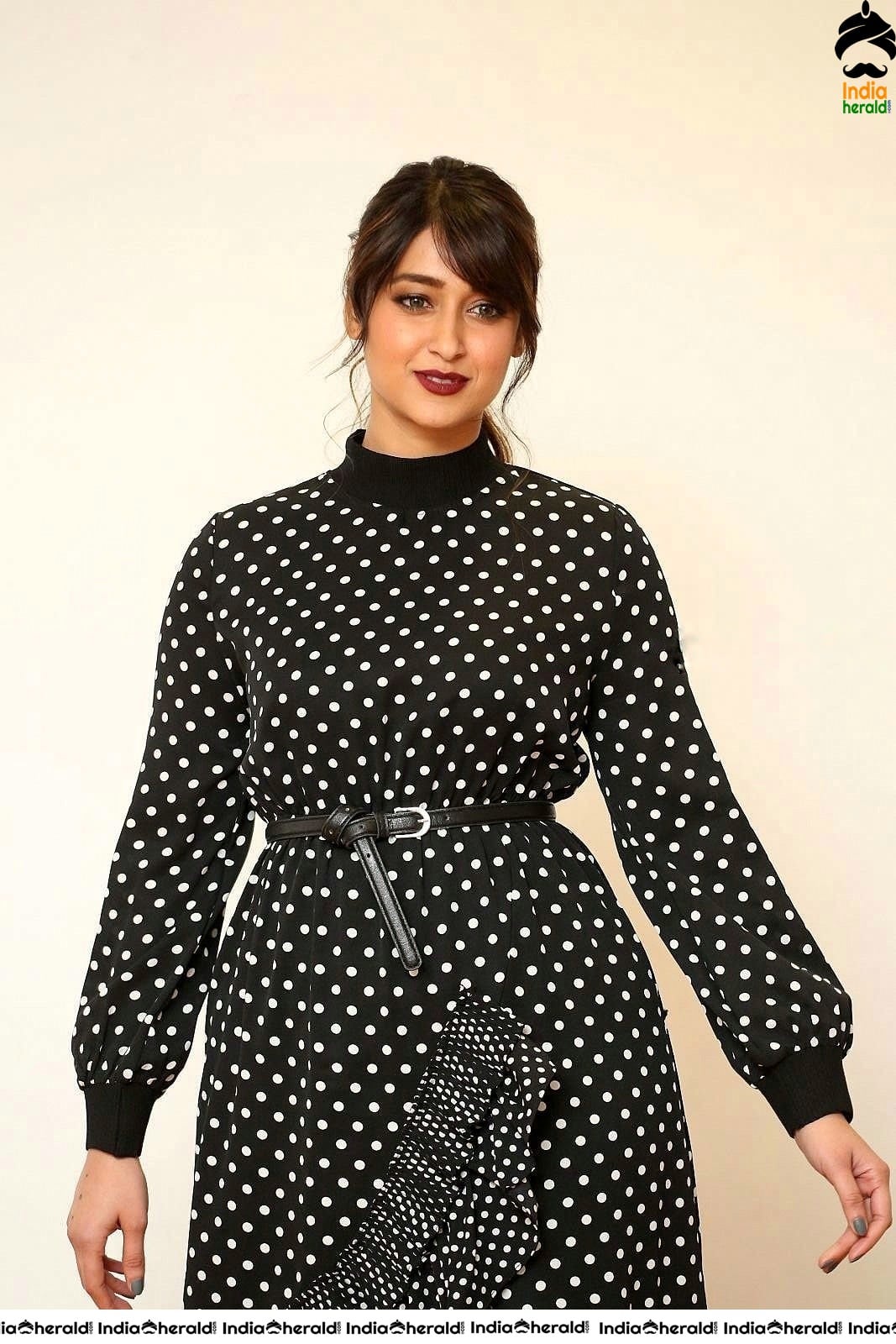 Ileana D Cruz Latest Sizzling Photos Set 2