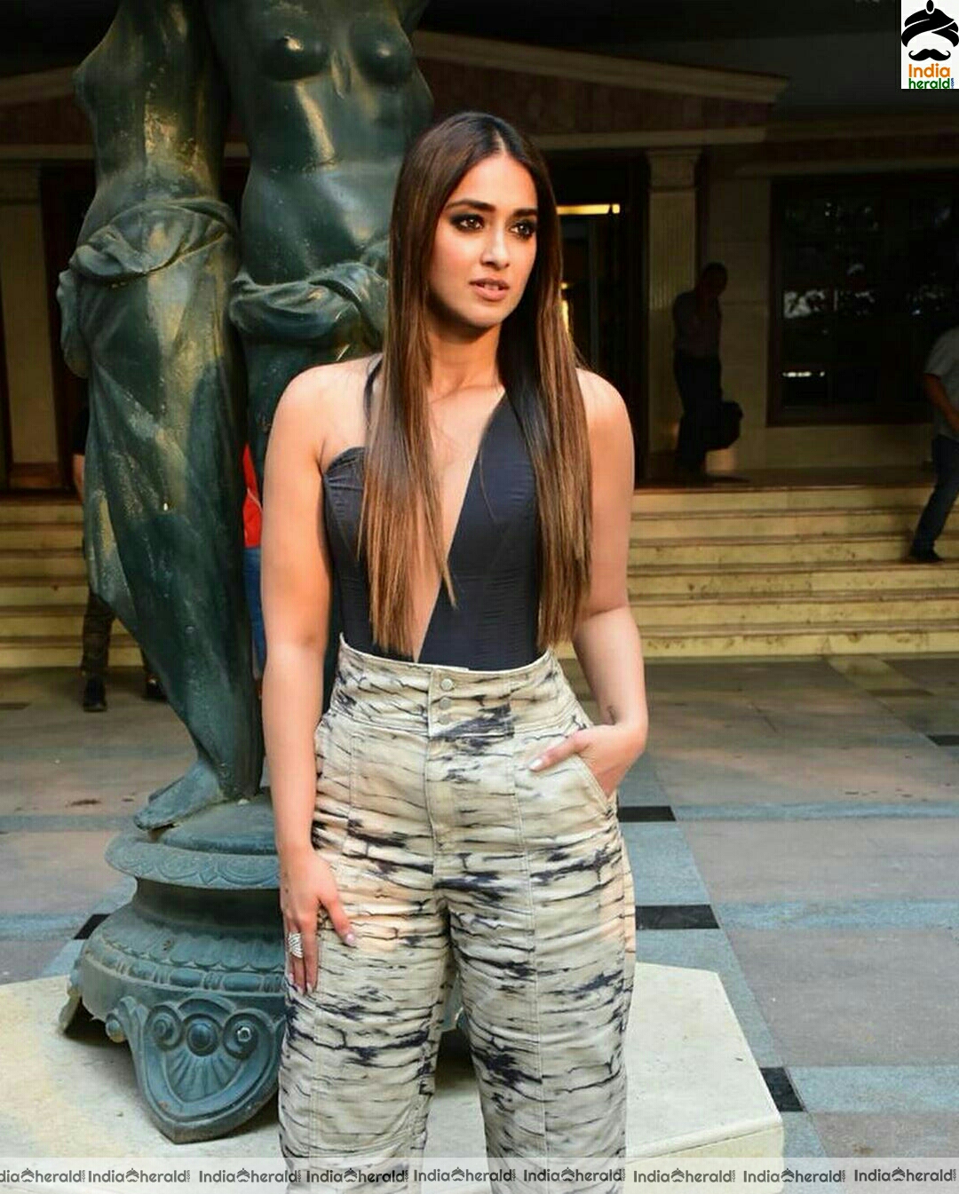 Ileana Deep Cleavage Stills