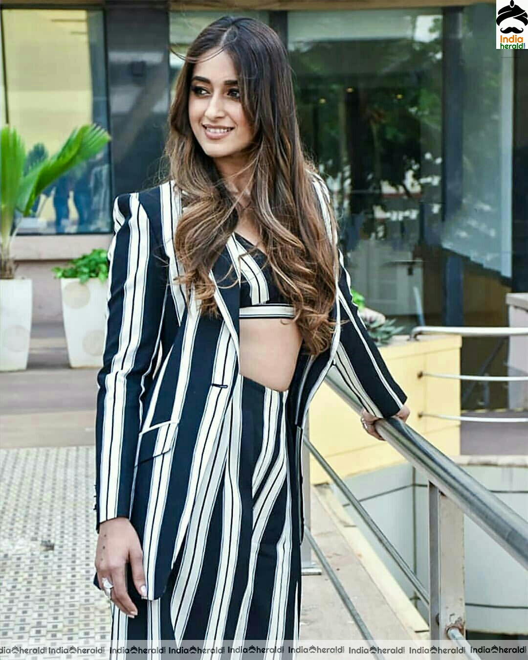 Ileana Hot in Deep Cleavage And Sexy Curves In Black And White Dress