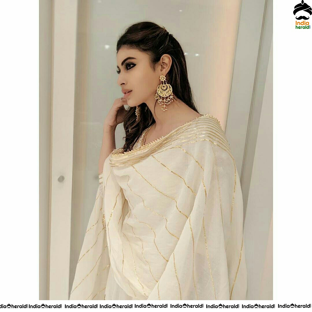 Mouni Roy Looks Cute In Traditional Dress