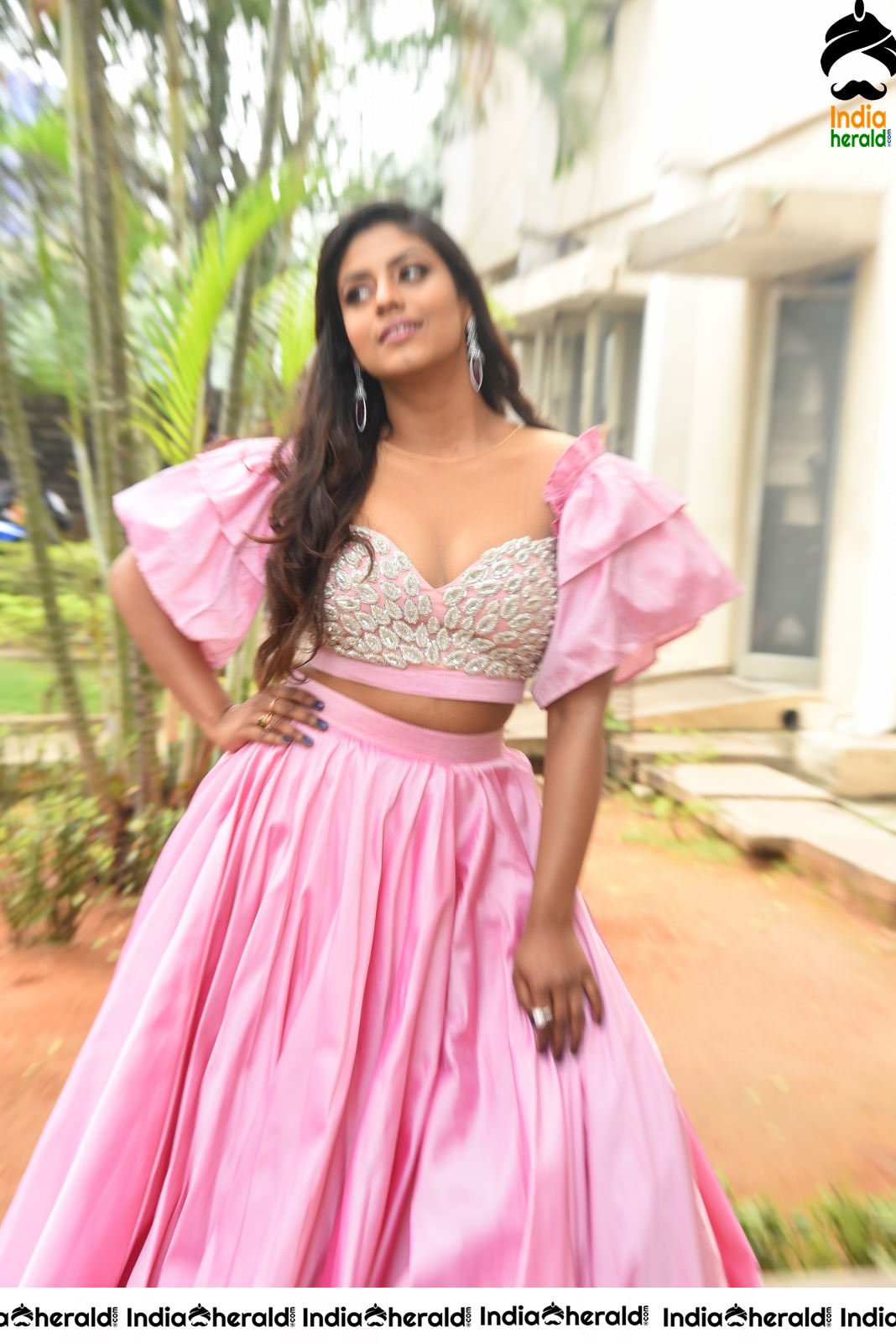 Iniya Latest Hot Photos in Pink flaunting her back Set 2