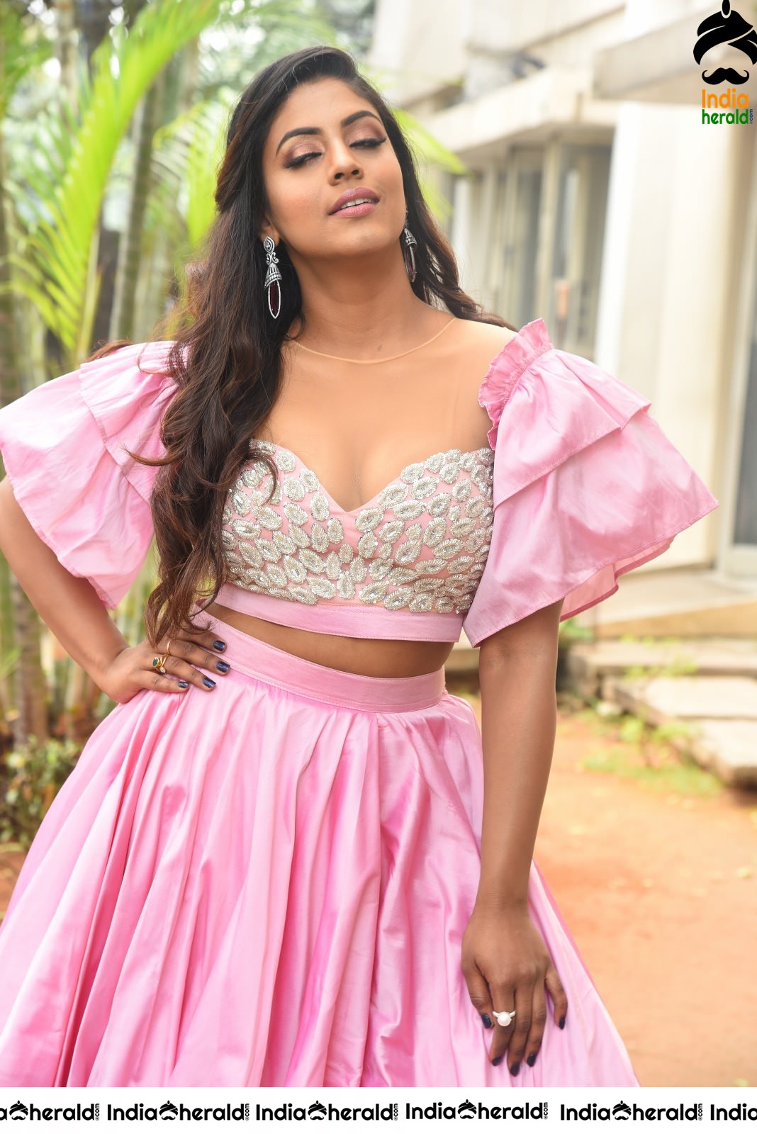 Iniya Latest Hot Photos in Pink flaunting her back Set 2