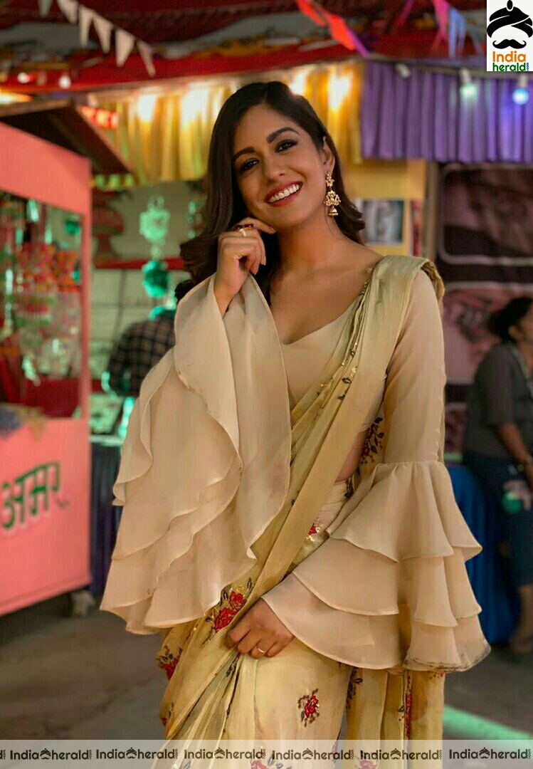 Ishita Dutta Sheth Latest Hot Saree Stills