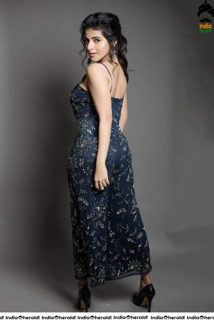 Iswarya Menon Hot Photos Collection Set 1