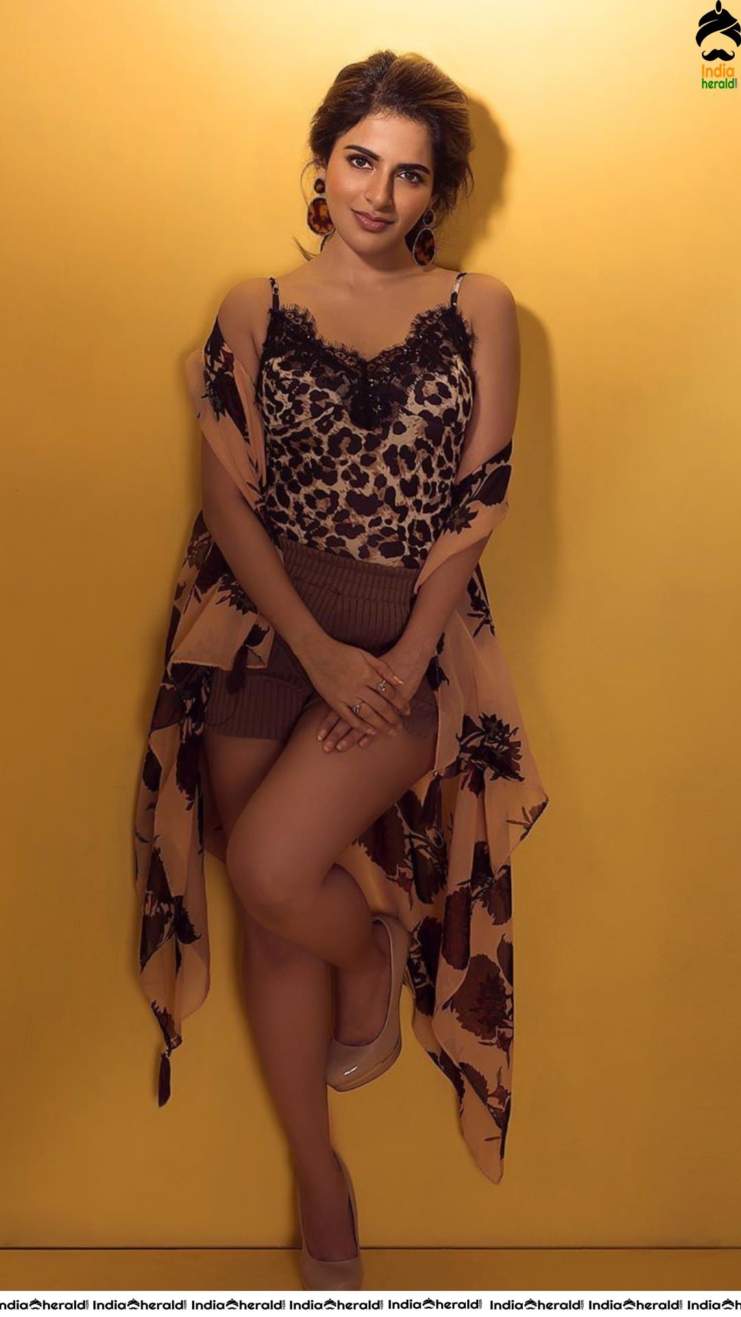 Iswarya Menon Hot Photos Collection Set 1