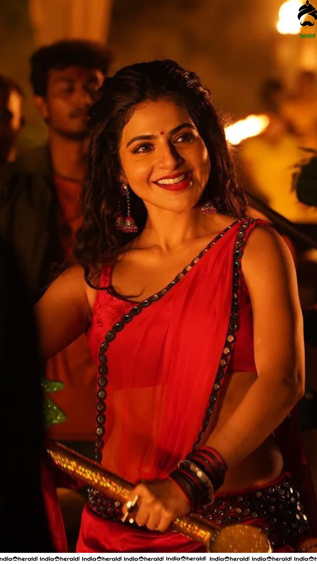 Iswarya Menon Hot Photos Collection Set 2