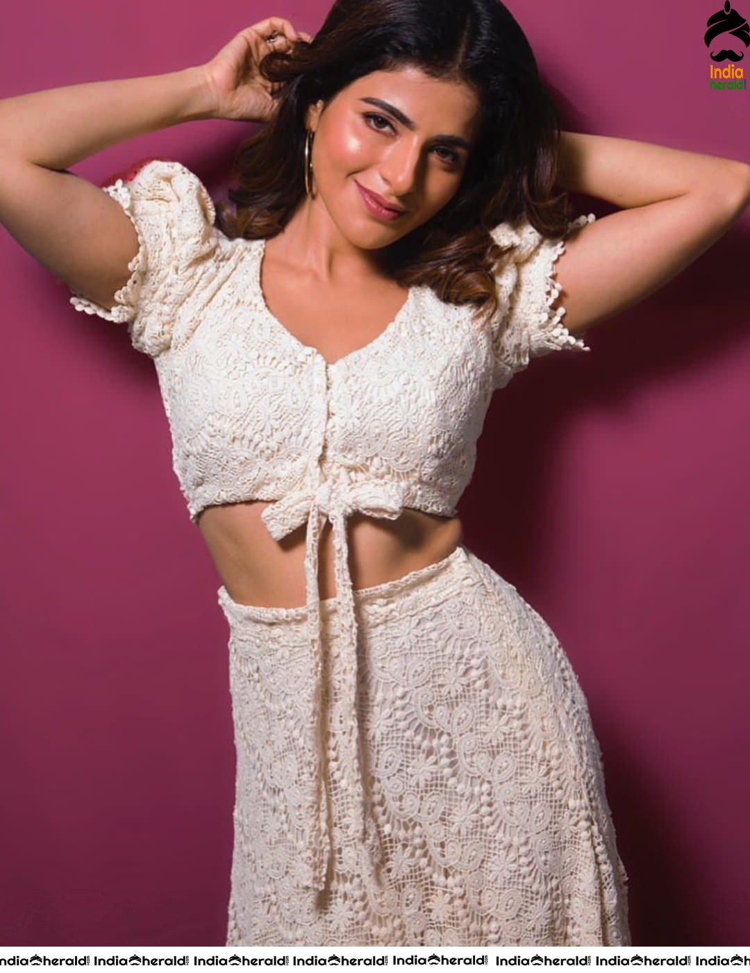 Iswarya Menon Hot Photos Collection Set 2