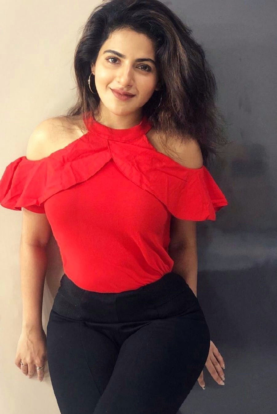 Iswarya Menon Sizzling Photoshoot Sills