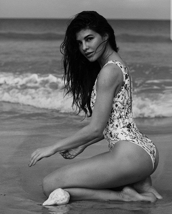 Jacqueline fernandez Raises The Heat In Bikini