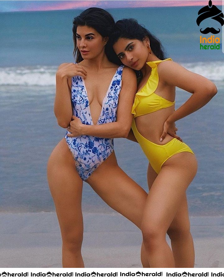 Jacqueline Fernandez Too Hot to Handle in these Photos Set 1
