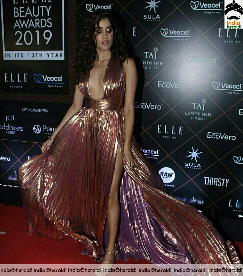 Jahnvi Kapoor Hot Stills From Elle Beauty Awards 2019
