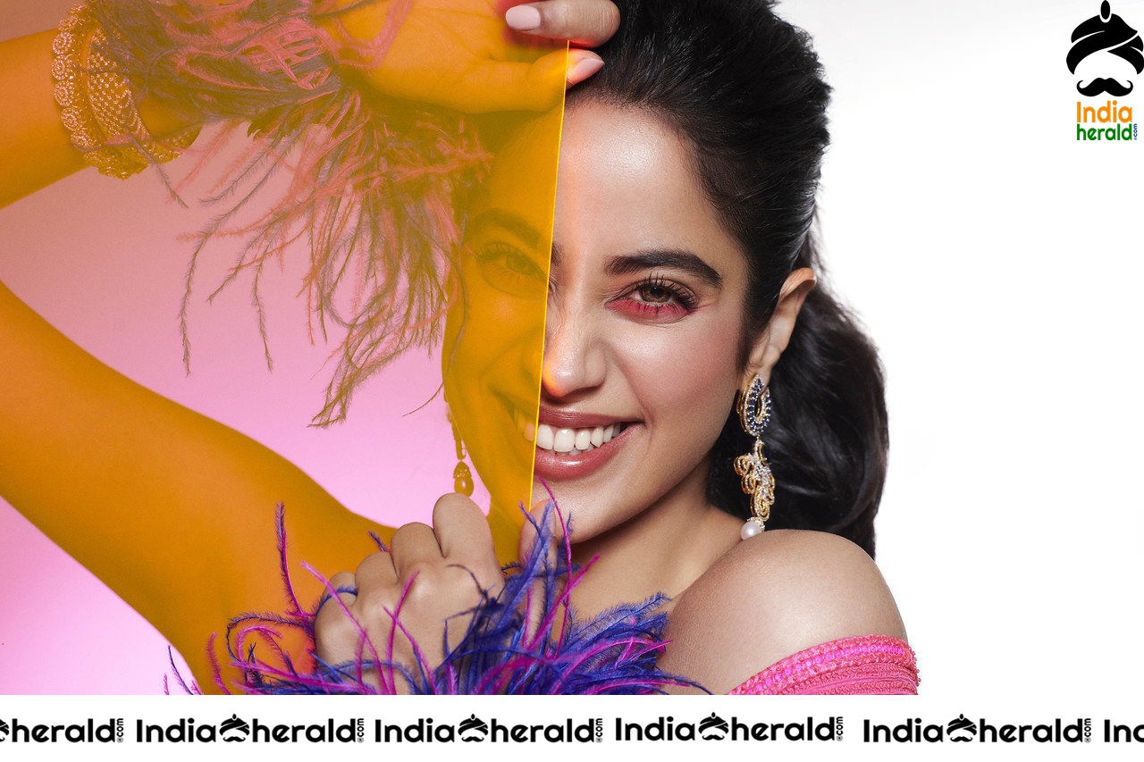 Jahnvi Kapoor Latest Hot Eye Shadow Colorful Photoshoot