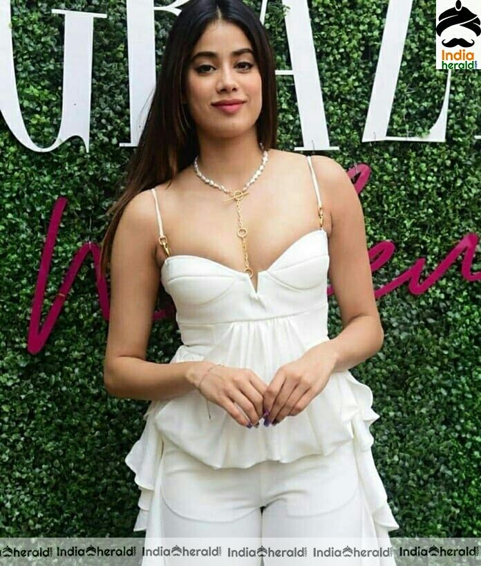 Jahnvi looking pretty at Grazia event