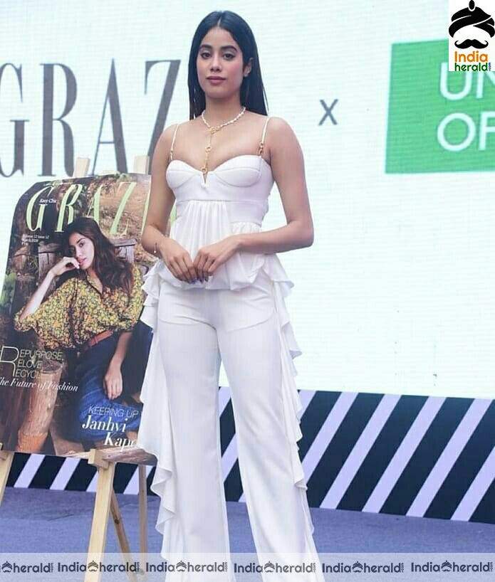 Jahnvi looking pretty at Grazia event