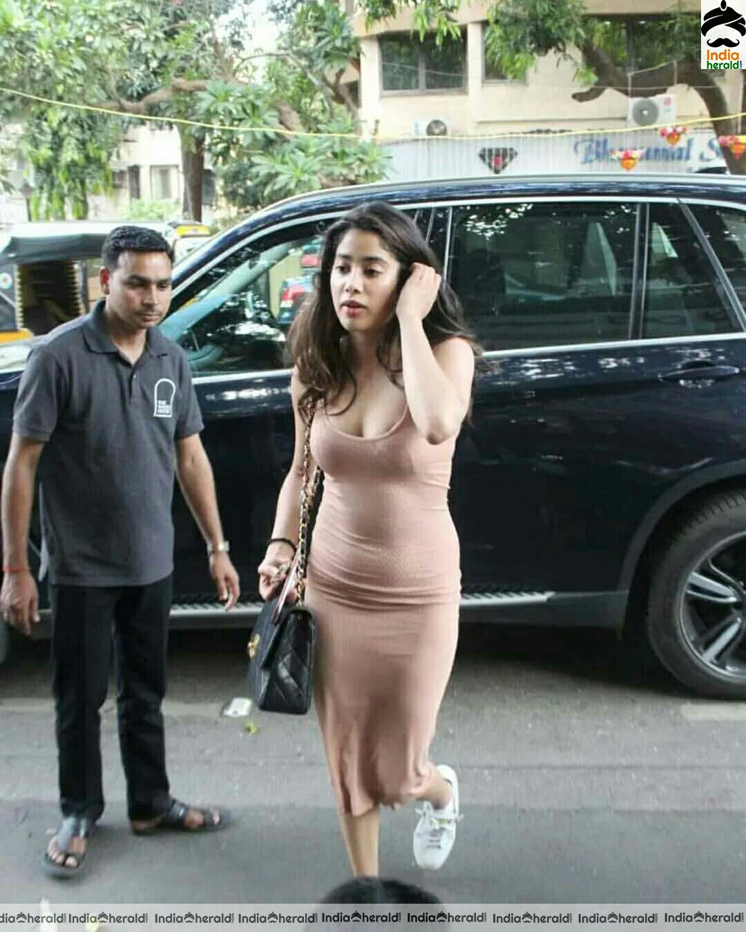 Jahnvi shows her hot assets in tight dress