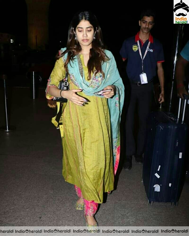 Janhvi Kapoor Cute In Chudi Spotted At Mumbai Airport