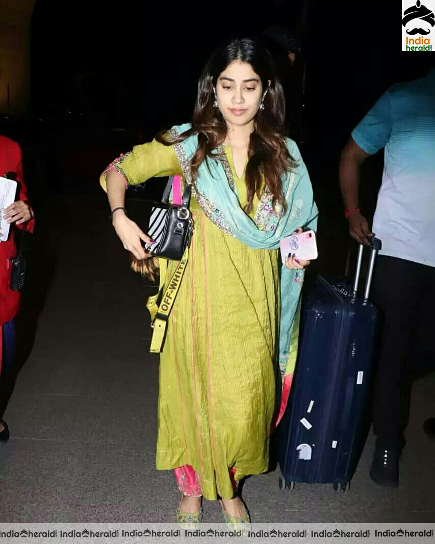 Janhvi Kapoor Cute In Chudi Spotted At Mumbai Airport