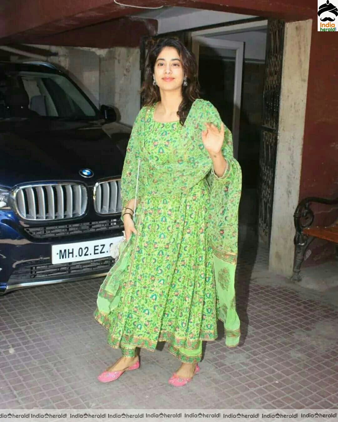 Janhvi Kapoor Cute In Green Chudi And Spotted Outside Juhu