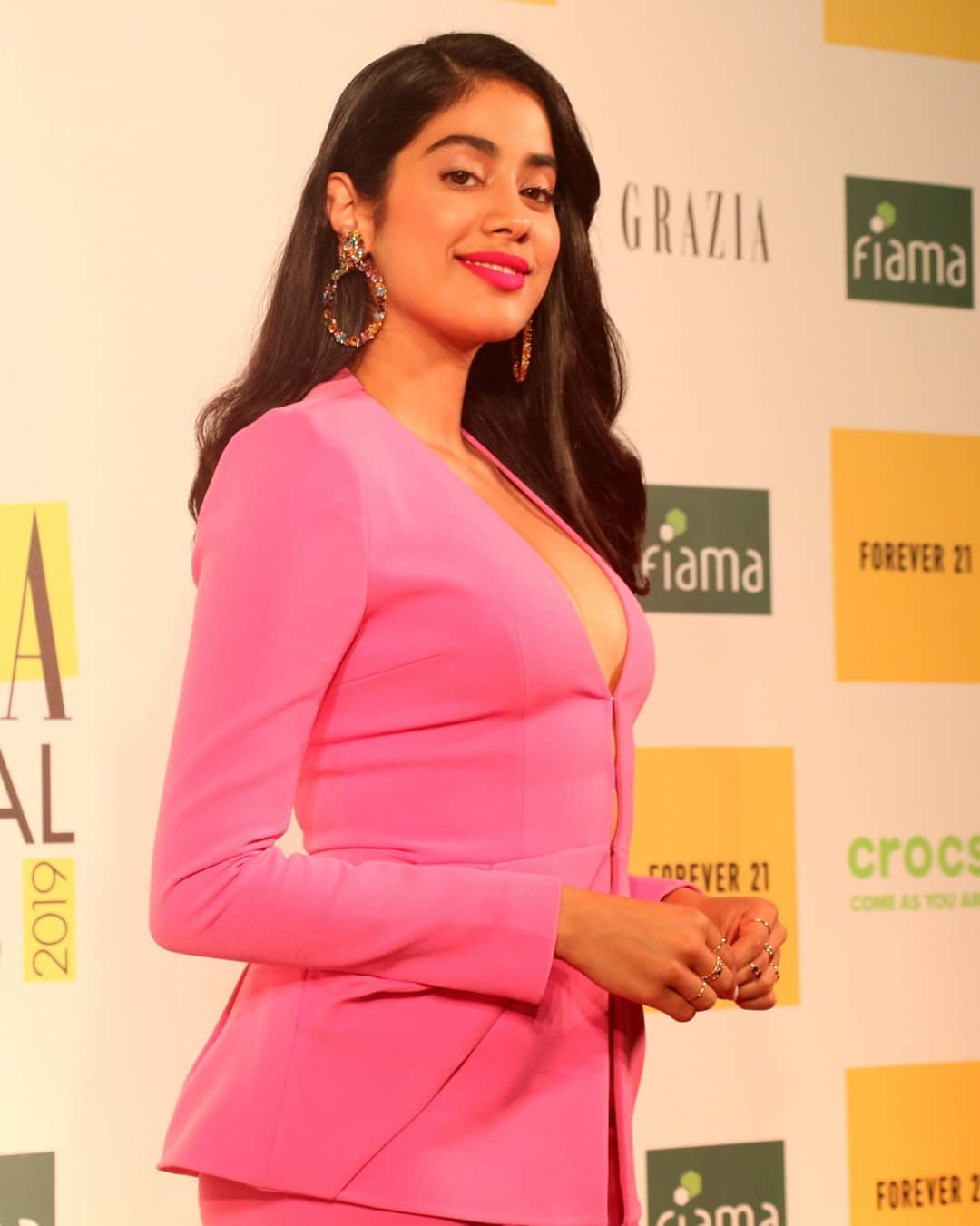 Janhvi Kapoor Hot Cleavage Show At An Event