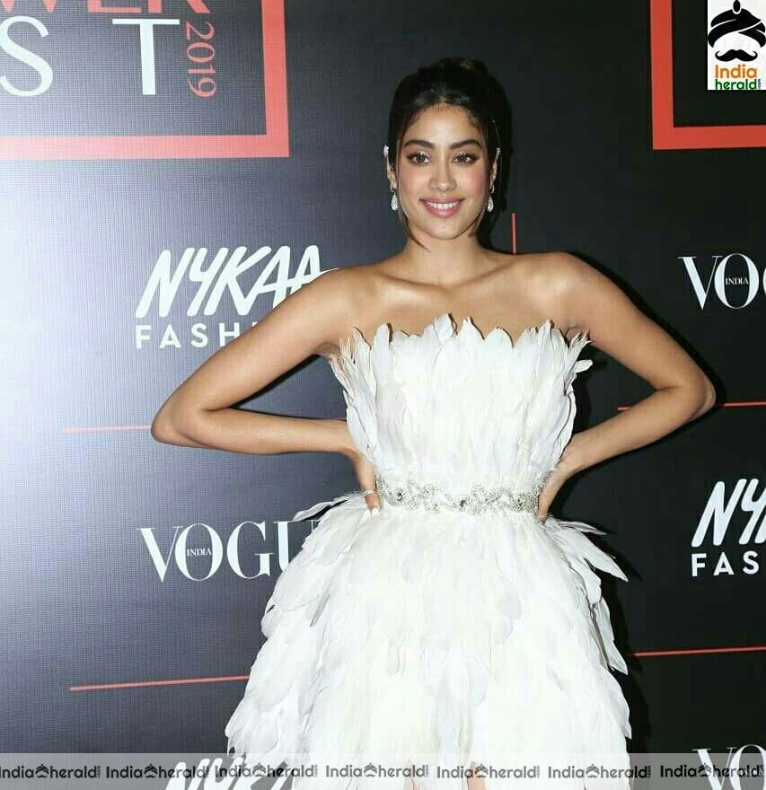 Janhvi Kapoor Hot HD Stills At Vogue Nykaa Power List Awards 2019