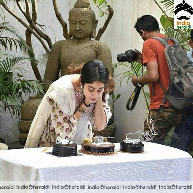 Janhvi Kapoor Latest Birthday Celebration Stills