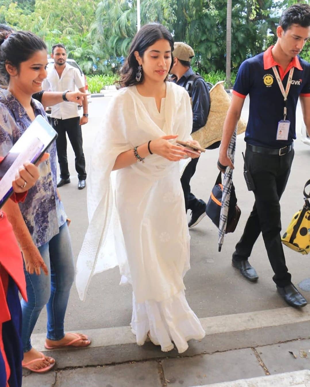 Janhvi Kapoor Looking Beautiful In White Chudi