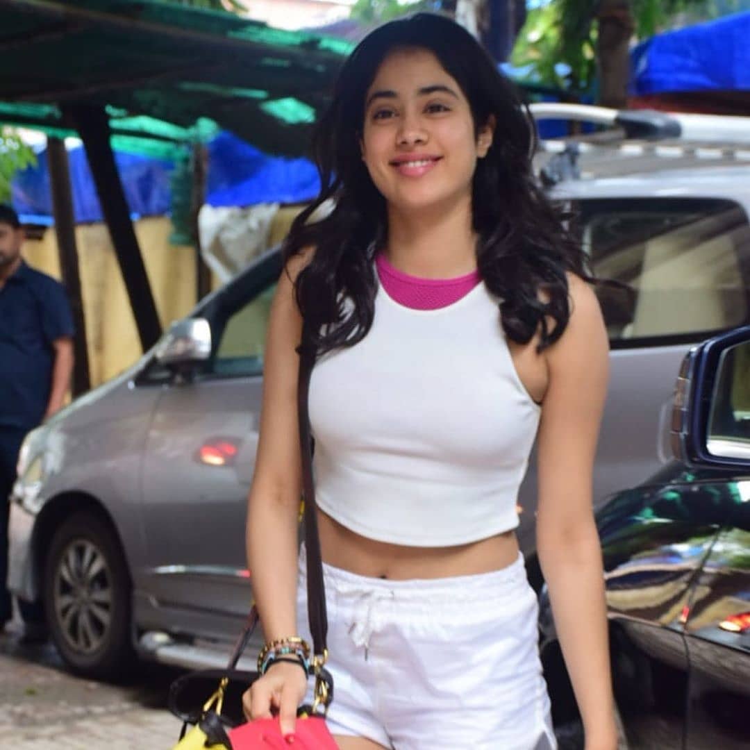 Janhvi Kapoor Looks Uber Fresh Outside Her Gym
