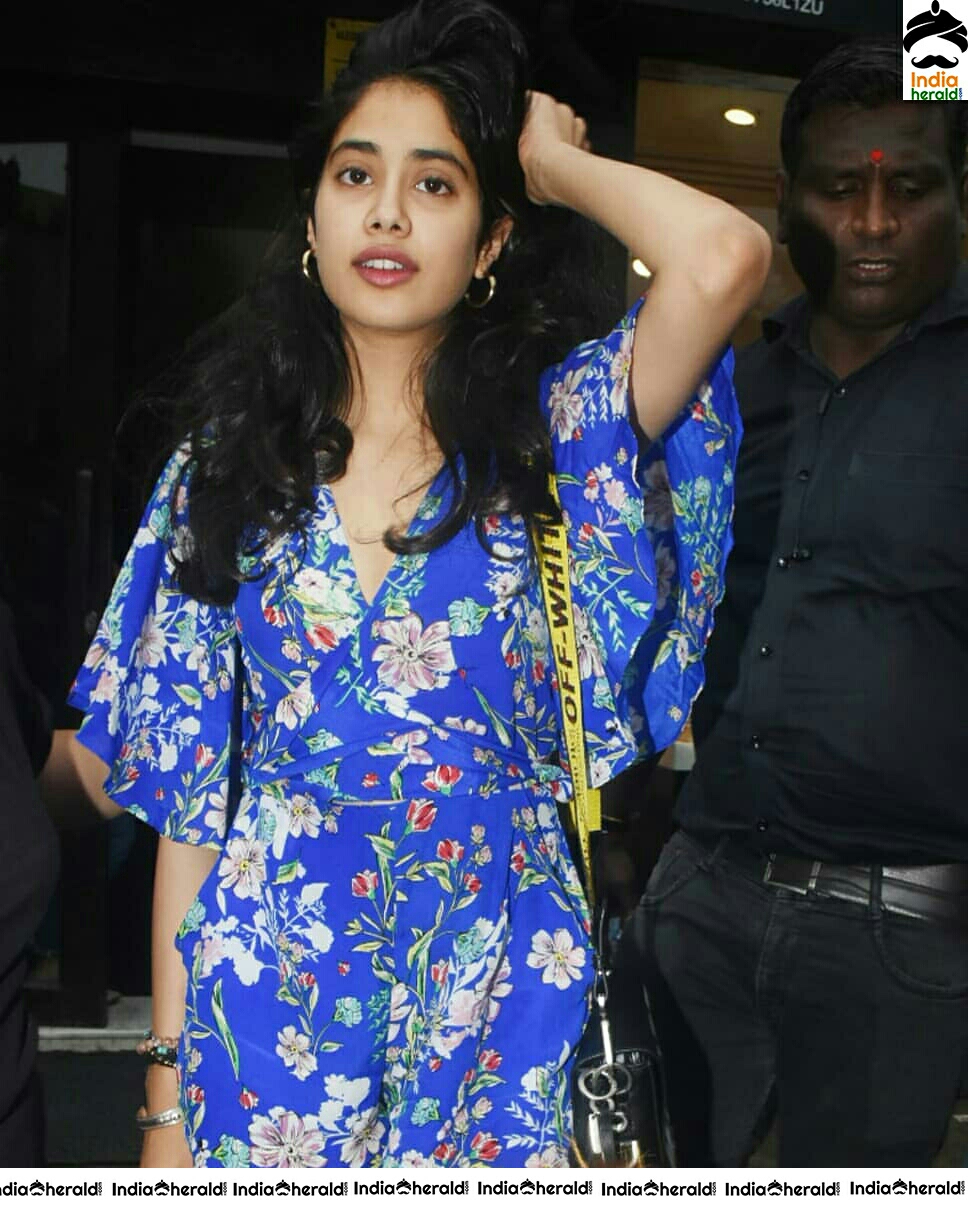 Janhvi Kapoor Shows Her Sexy Thighs In Blue Short Frock