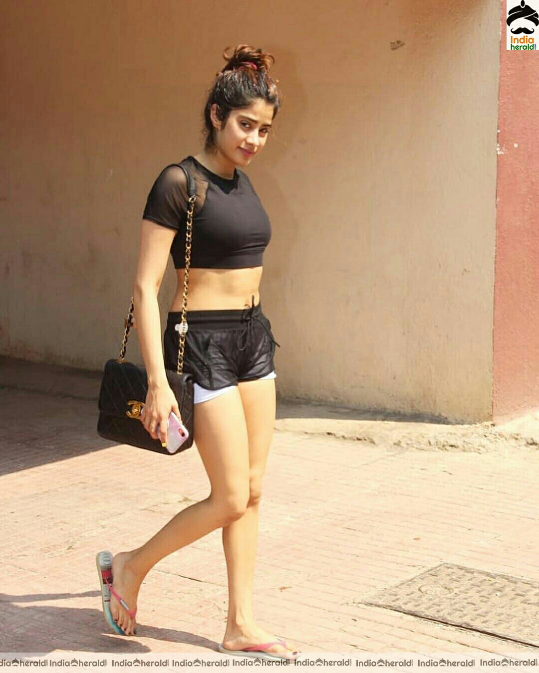 Janhvi Kapoor Shows Her Sexy Thighs Show and Spotted Outside Bandra