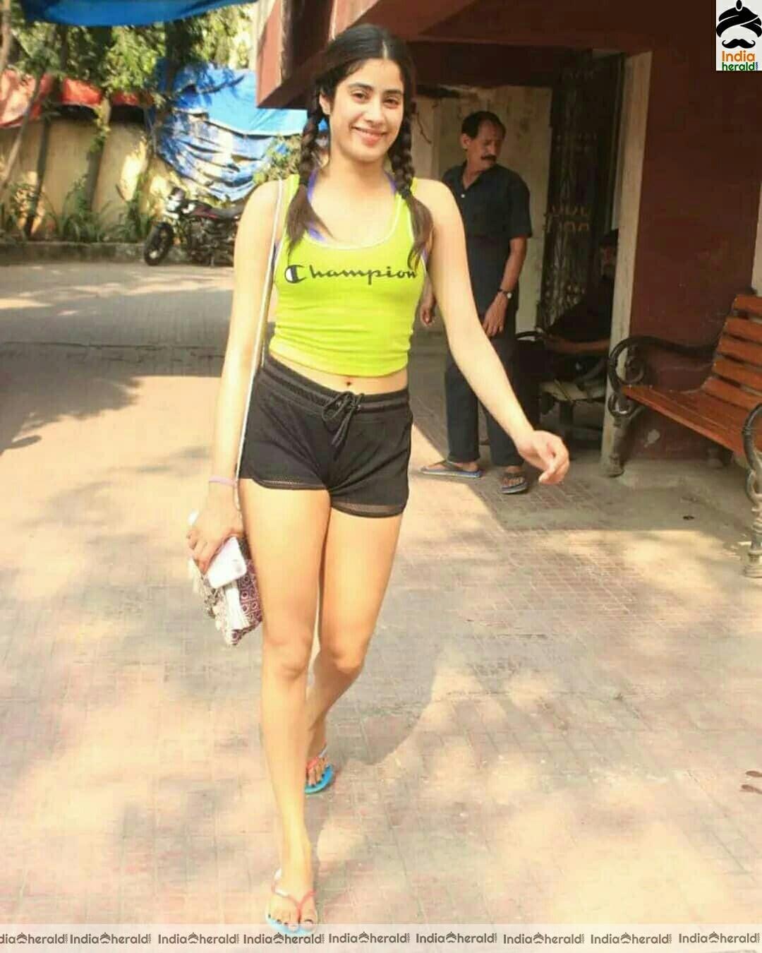 Janhvi Kapoor Spotted Outside At Juhu