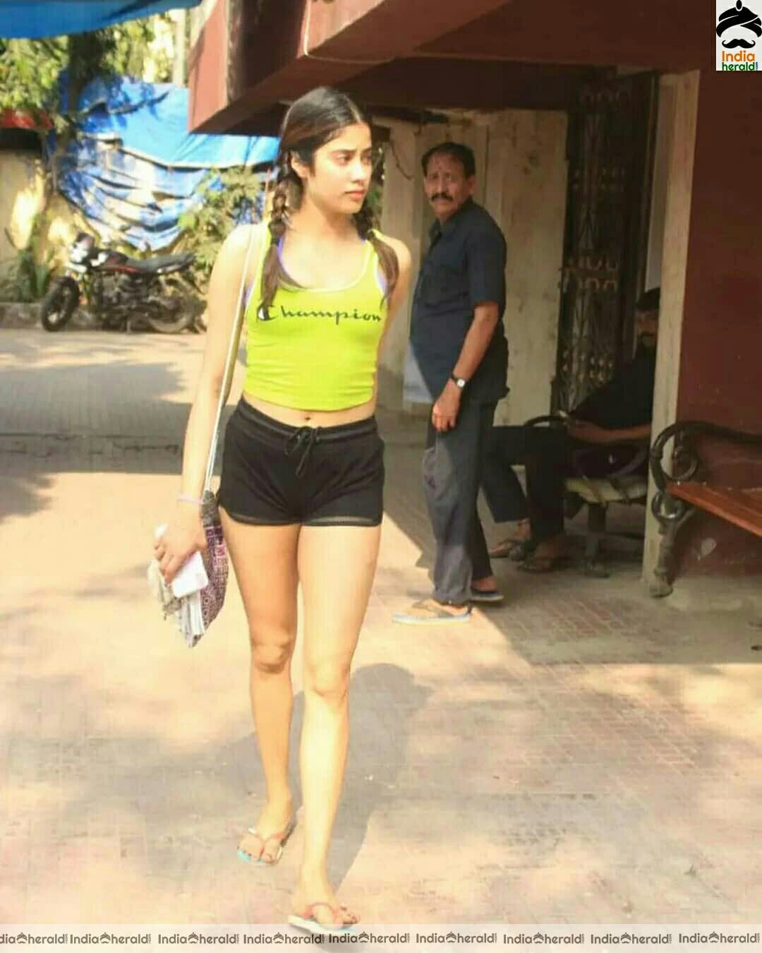 Janhvi Kapoor Spotted Outside At Juhu