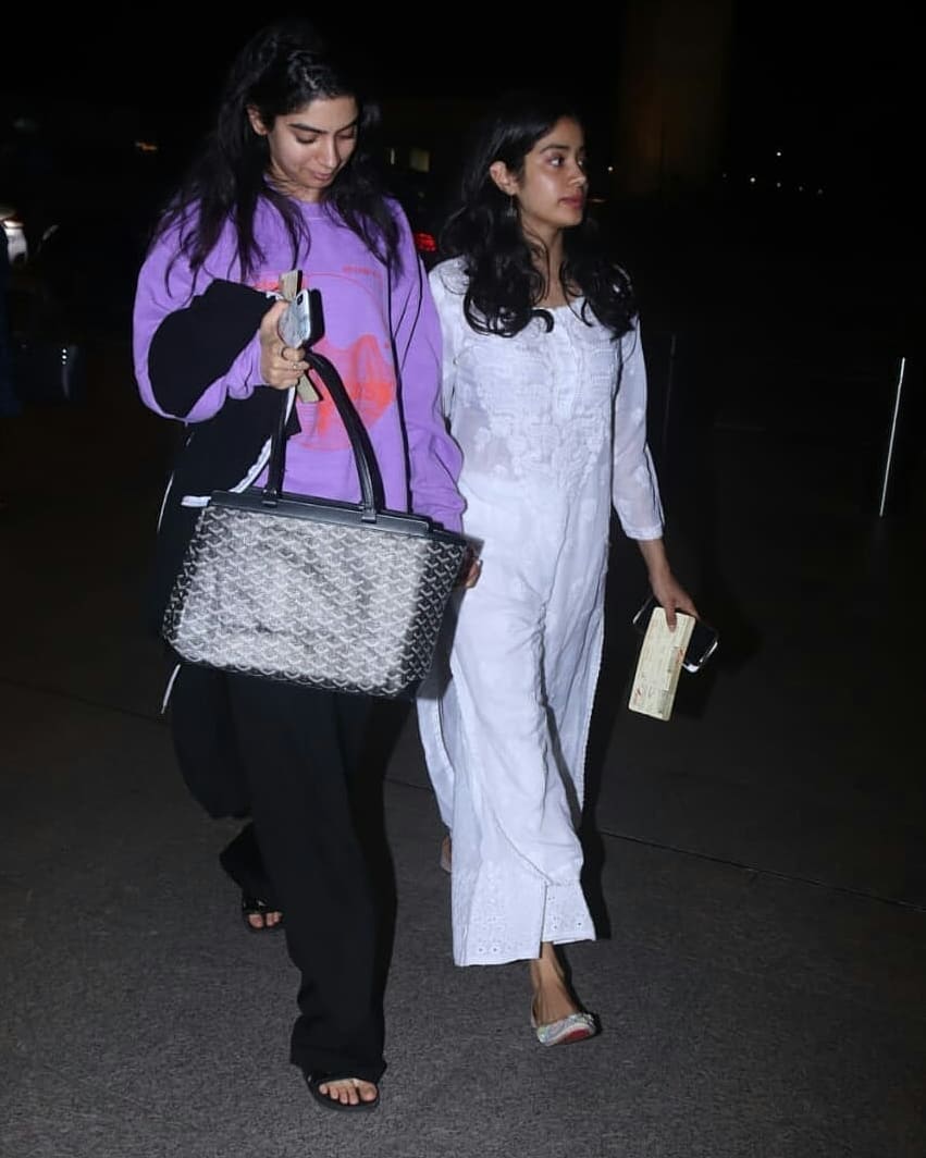 Janhvi Kapoor Tempting Hot Dress At Kher