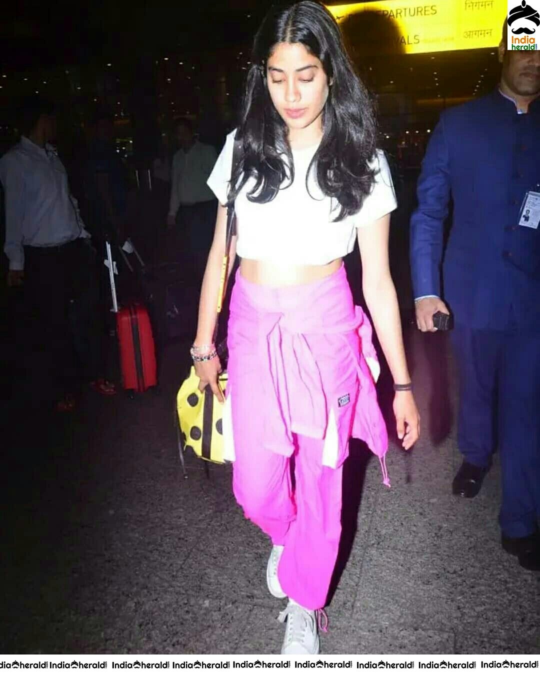 Janhvi Shows Her Waistline At Airport