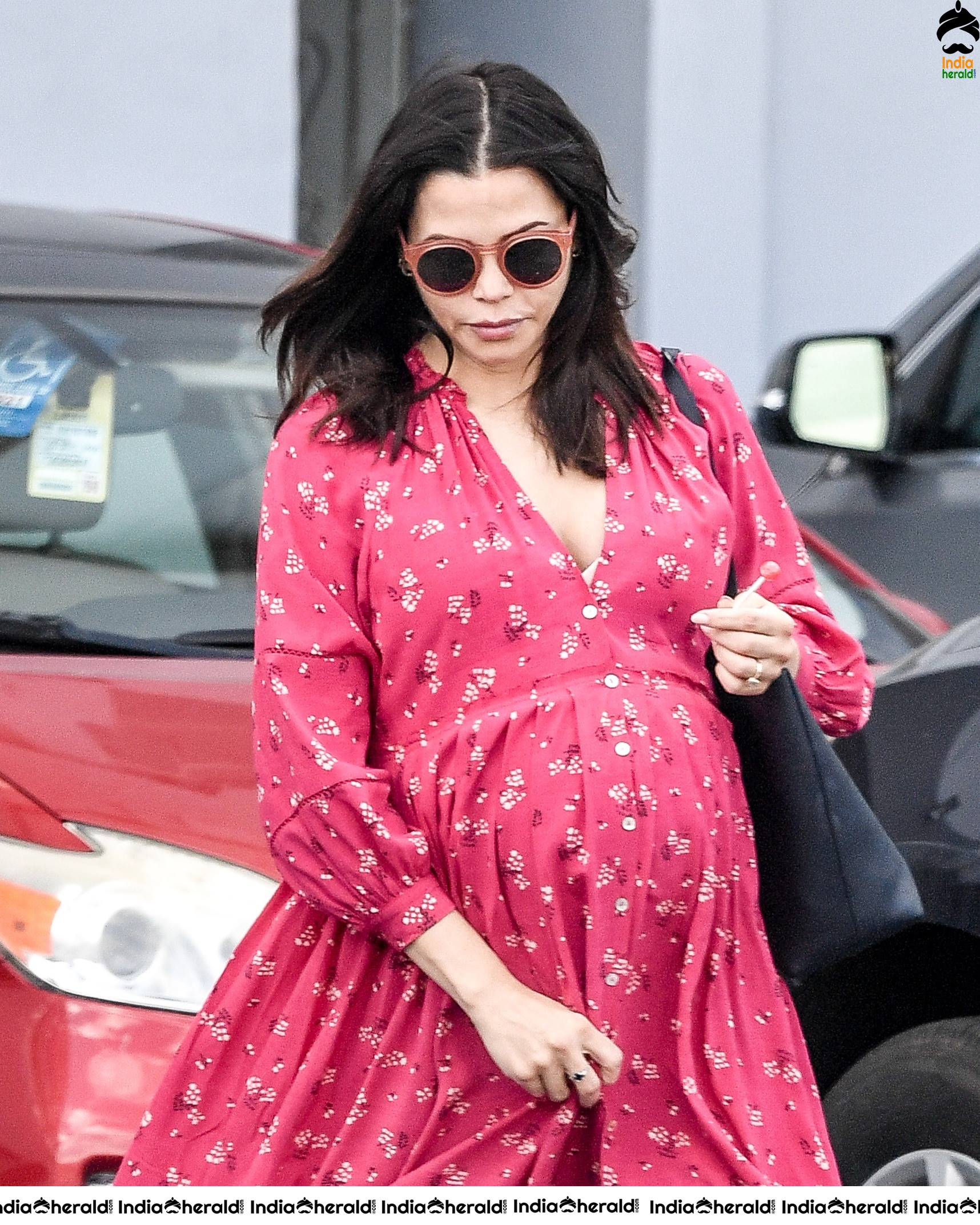 Jenna Dewan Caught by Paparazzi while she was spotted Out in Los Angeles