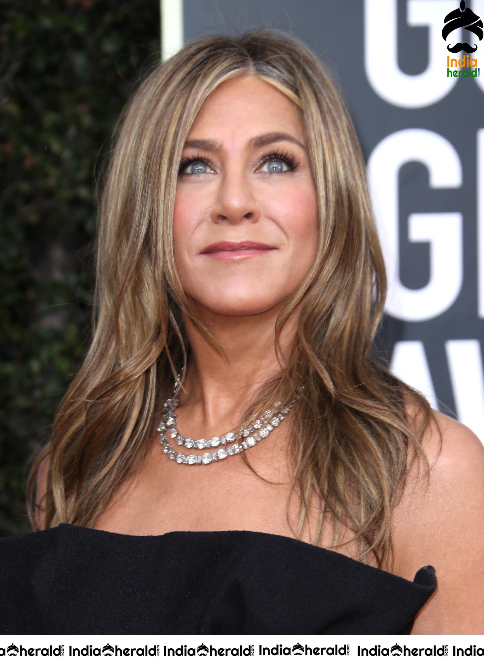 Jennifer Aniston at 77th Annual Golden Globe Awards in Beverly Hills Set 2