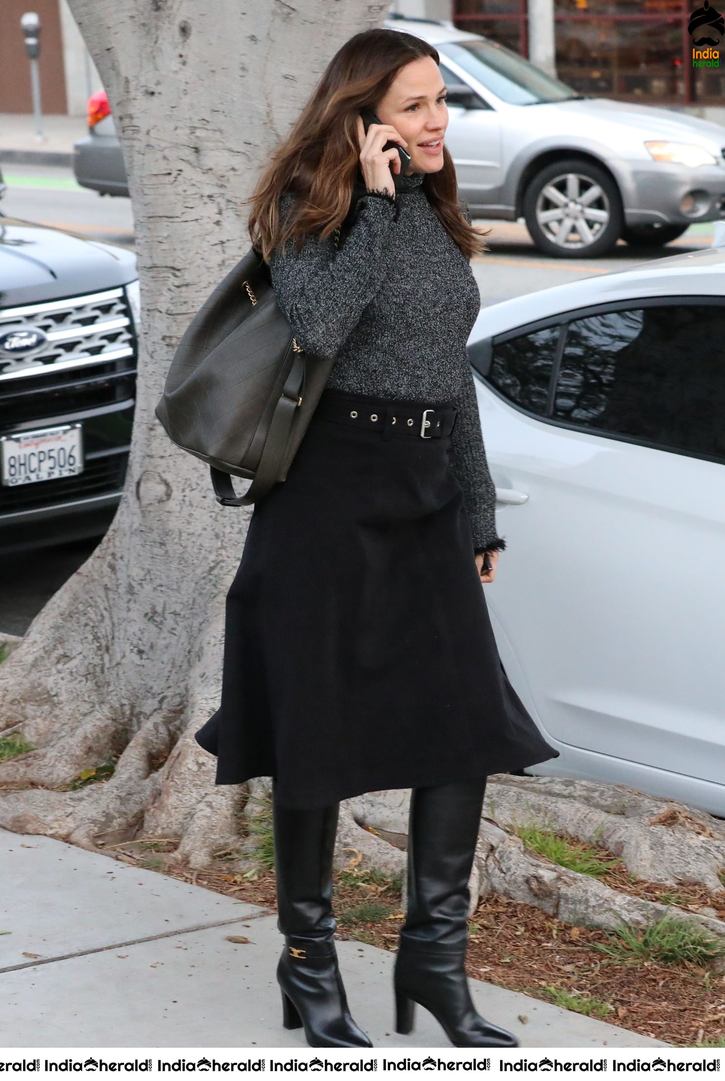 Jennifer Garner Seen out in Santa Monica